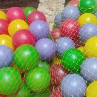 توپ استخری حدودا ۲۰۰ عدد