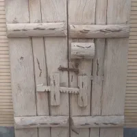 درب  چوبی قدیمی