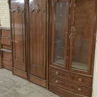 کمد و دکوری و دو عدد دراور