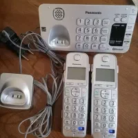 تلفن بی سیم پایه دار. دو گوشی پاناسونیک
