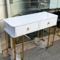 کار میز کاشت ناخن کاران