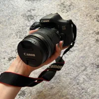 دوربین عکاسی canon 750D همراه لنز 18-135