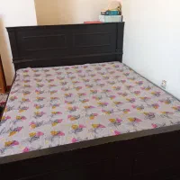 دو عدد فرش ۶ متری و یک تخت و دراور