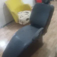 صندلی سرشور آرایشگاه  و یک عددمیزناخن کاری