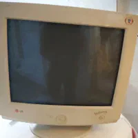 دودستگاه مانیتور LG قدیمی