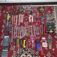 دنیای‌اچارالات،چراغ‌قوه،ماشین‌حساب‌کاسیو