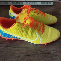 کتونی فوتبال