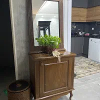 آینه کنسول در حد نو