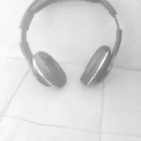 مشکل یه گوشه خراب است