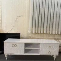 میز زیر تلوزیون نو چند ماه استفاده شده