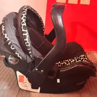 صندلی ماشین بچه (کریر نوزاد)