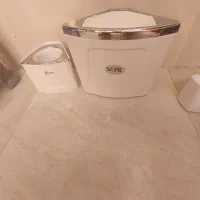 جا مسواکی و سطل سرویس بهداشتی