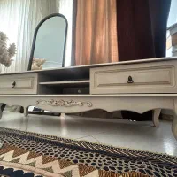 میز تلویزیون کاملا چوب در حد نو ( ۱/۶۰ متر)