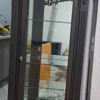 ویترین سالم جنس چوب راش  بدونه شکستگی