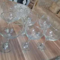 بستنی خوری گیلاس خوری