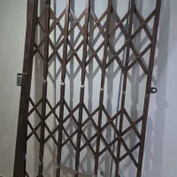 یک عدد درب اکاردئونی