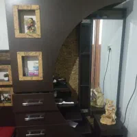 فروش یک سرویس تخت و میز ارایش
