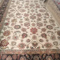فرش سفید با. طرح زیبا برند ساوین اصل
