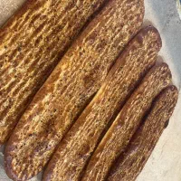 ب یک نفر ماهر جهت کار در نان روغنی نیازمندیم