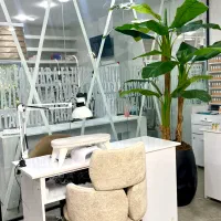 اجاره میز ناخن و تخت مژه اصفهان