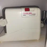 چرخ گوشت و تعداد دیگر وسایل