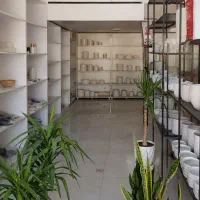 قفسه فروشگاهی نو و تمیز مناسب فروشگاه