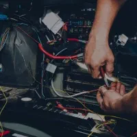 باطری و برق خودرو سیار شبانه روزی