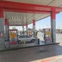 کارگر نظافت در پمپ بنزین (فقط بازنشسته)