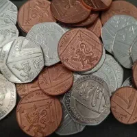 سکه های خارجی و یادبودی و طرح سپر