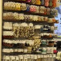 استخدام فروشنده خانم برای زیورآلات