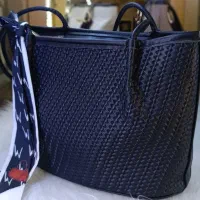 فروش کیف و پوشاک شلوار لی و پارچه ای سال و روسری