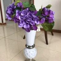 گلدان بهمراه کل های قشنگ