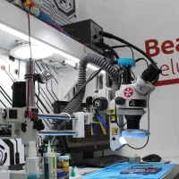 خریدار گوشی lcd شکسته و نیازمند تعمیر