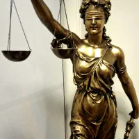 منشی خانم با تجربه حقوقی،  جهت دفتر وکالت.