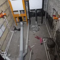 لوله کشی سرد گرم فاضلاب گرمایش نصب پمپ شیرالات