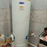 آبگرمکن ایستاده سالم به شرط وتضمینی