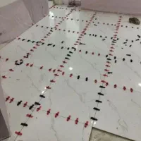 شاگرد کارگر کاشی کاری