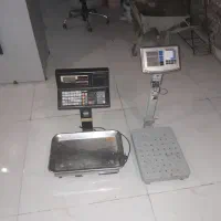 ترازو پرینتر دار و مبل اداری