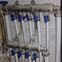 کارگر ساده تمیز کاری ساختمان