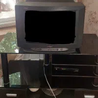 میز و تلویزیون