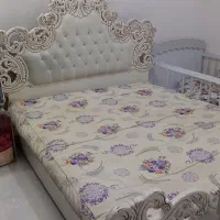 تخت دو نفره بزرگ