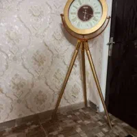 ساعت پایه دار طلایی