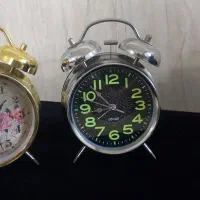 این ساعت ها از مغازه مونده فروش فوری