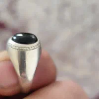 انگشتر کهنه کار دست