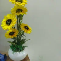 گل و گلدان
