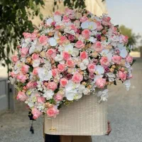 تعداد گل مصنوعی در اندازه و سایز و قیمت متفاوت