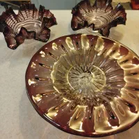 ظرف شیرینی خوری و دو عدد شکلات خوری