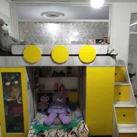 تخت خواب دوطبقه جوان نوجوان