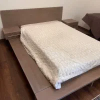 تخت ۱۲۰