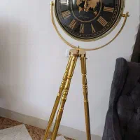 ساعت ایستاده طلائئ